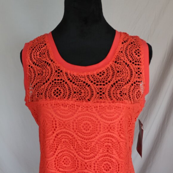 MUST Made in Canada Crochet style dress - Picture 3 of 7